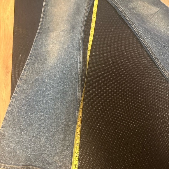 Super cute flare. - Picture 8 of 9